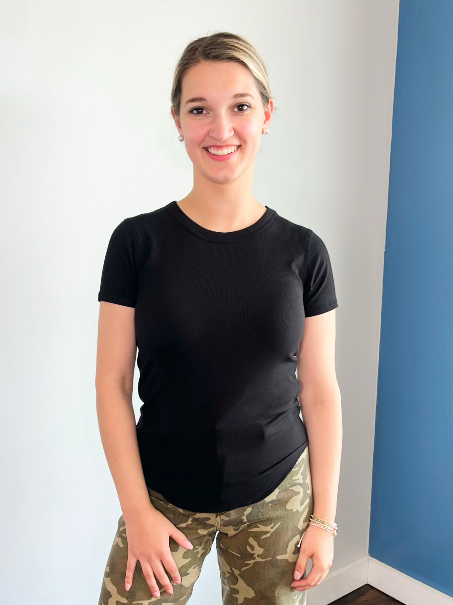 Laura Basic Ribbed Tee | Black