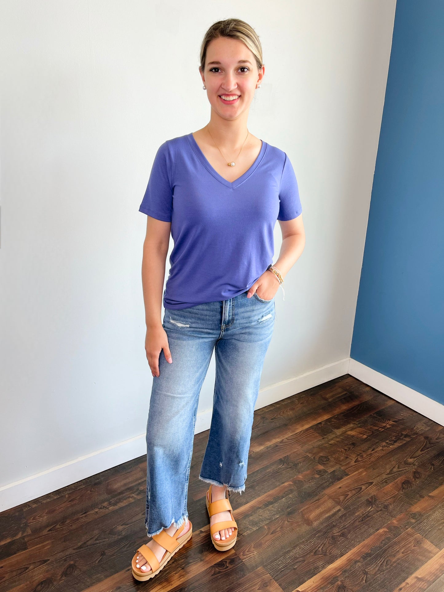 Riley Basic V-Neck Short Sleeve Tee | Marlin