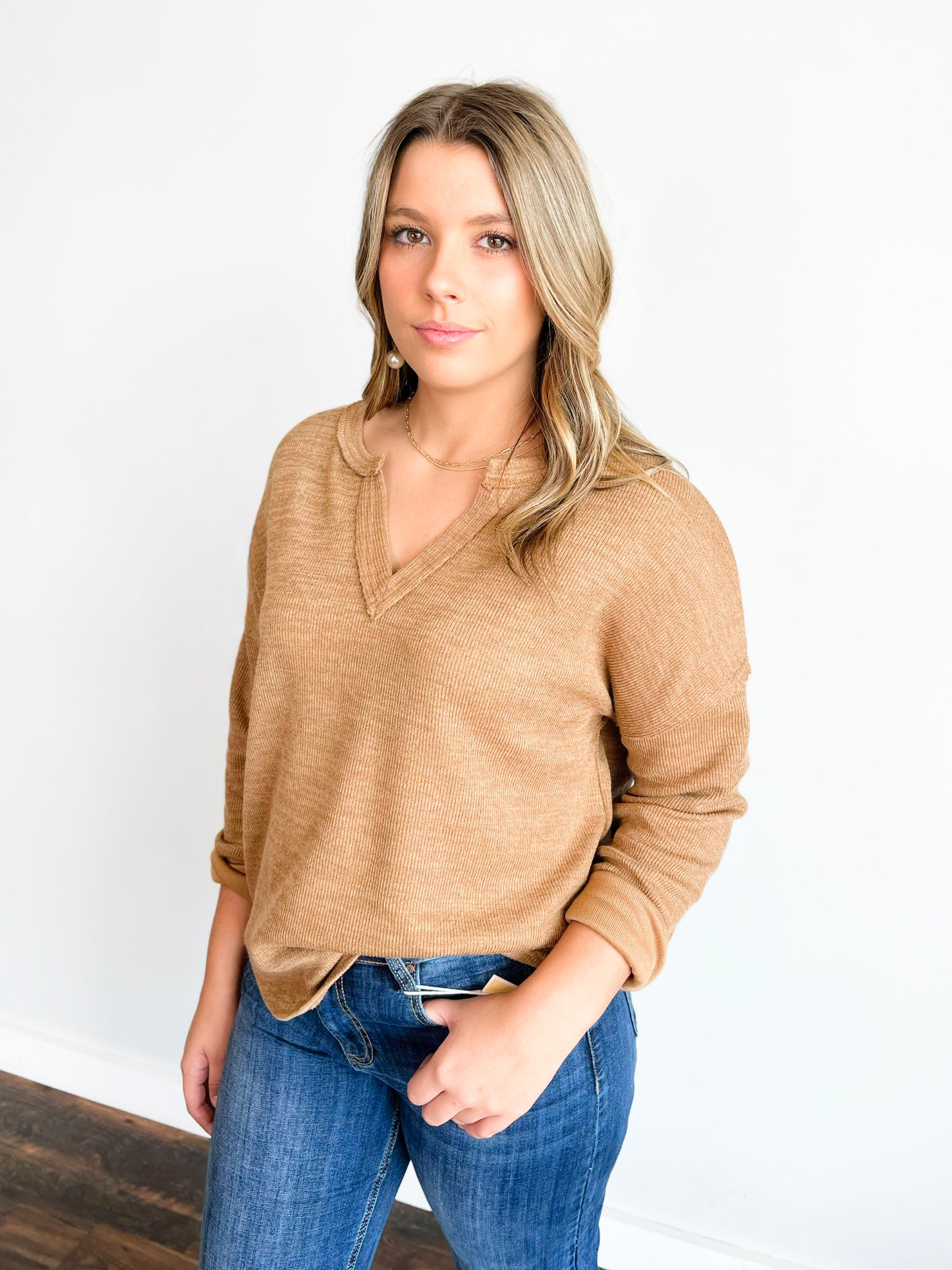 Blaire Ribbed Top | Almond