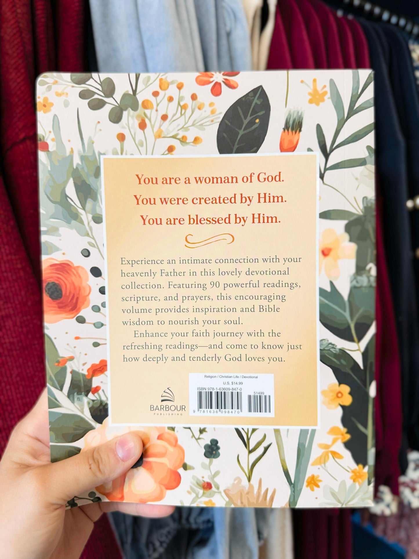 Large Print Devotions: 90 Wisdom-Filled Readings For Women