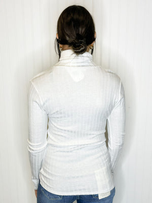 Sutton Ribbed Long Sleeve Turtleneck -Off White