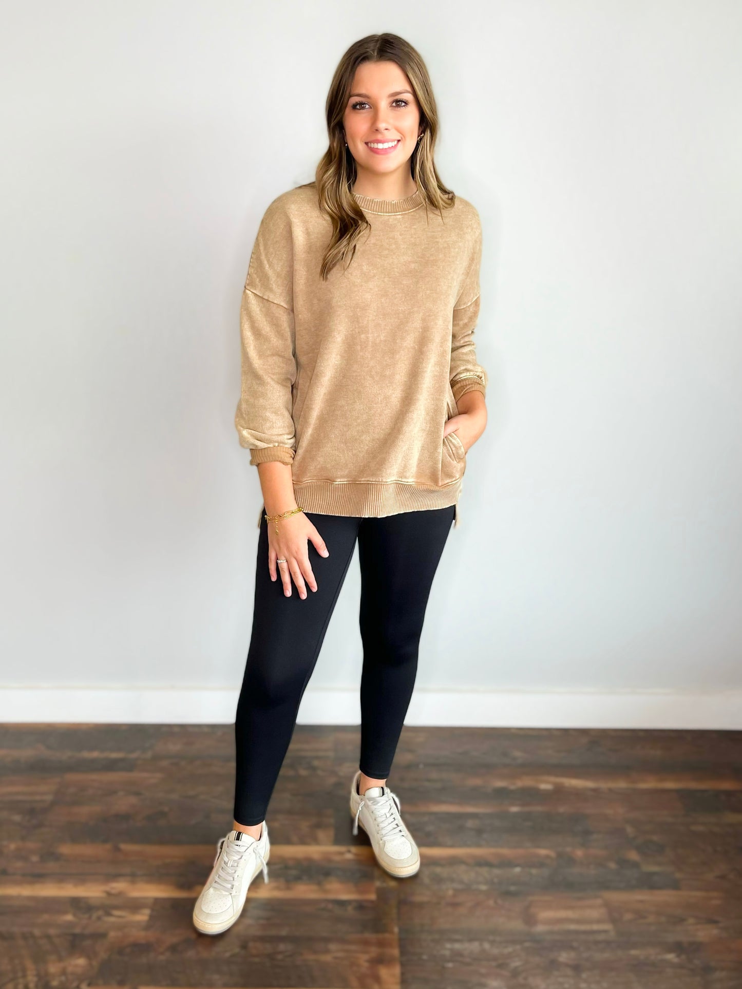 Halle Acid Wash High-Low Hem Pullover | Deep Camel