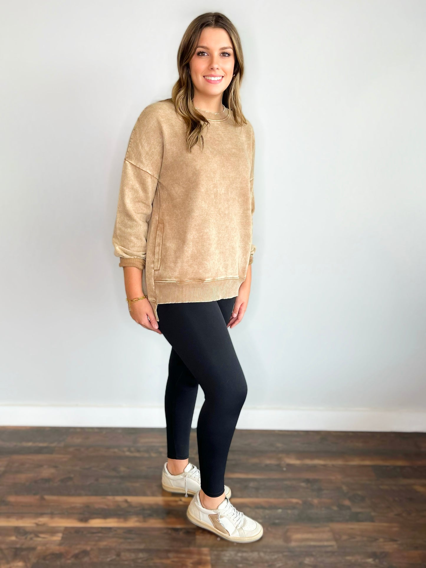 Halle Acid Wash High-Low Hem Pullover | Deep Camel