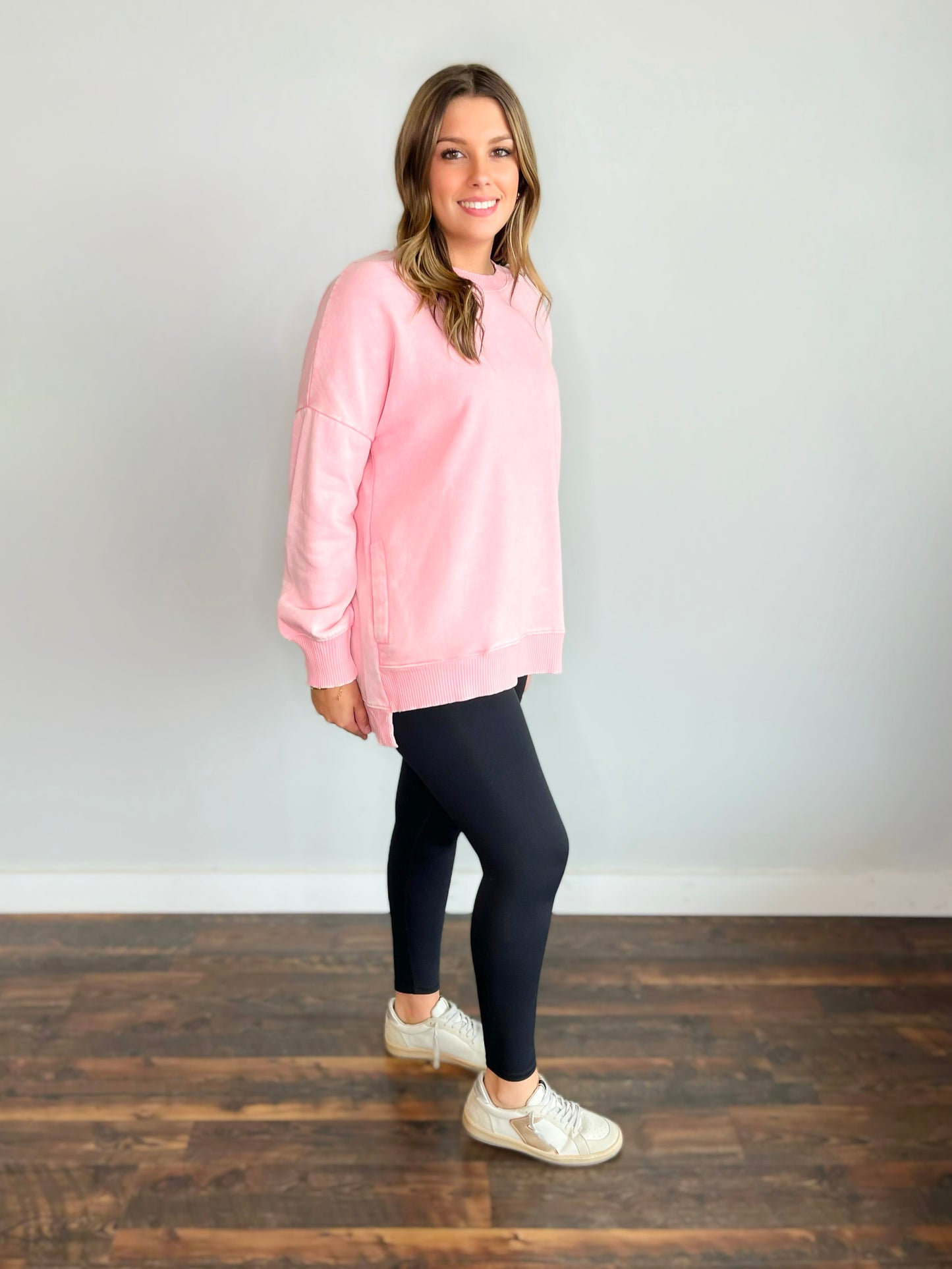 Halle Acid Wash High-Low Hem Pullover | Dark Pink