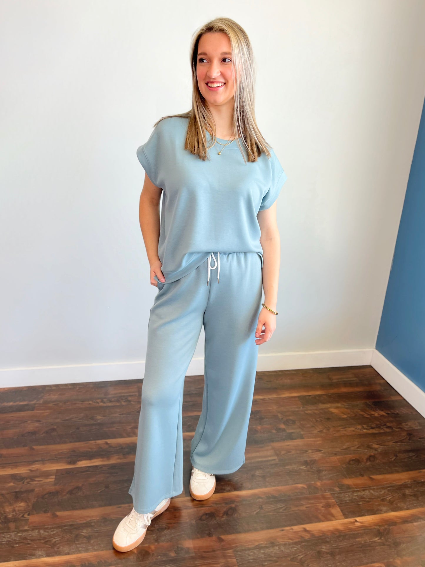 Fallon Scuba Short Sleeve Top and Sweatpants Set | Blue Grey