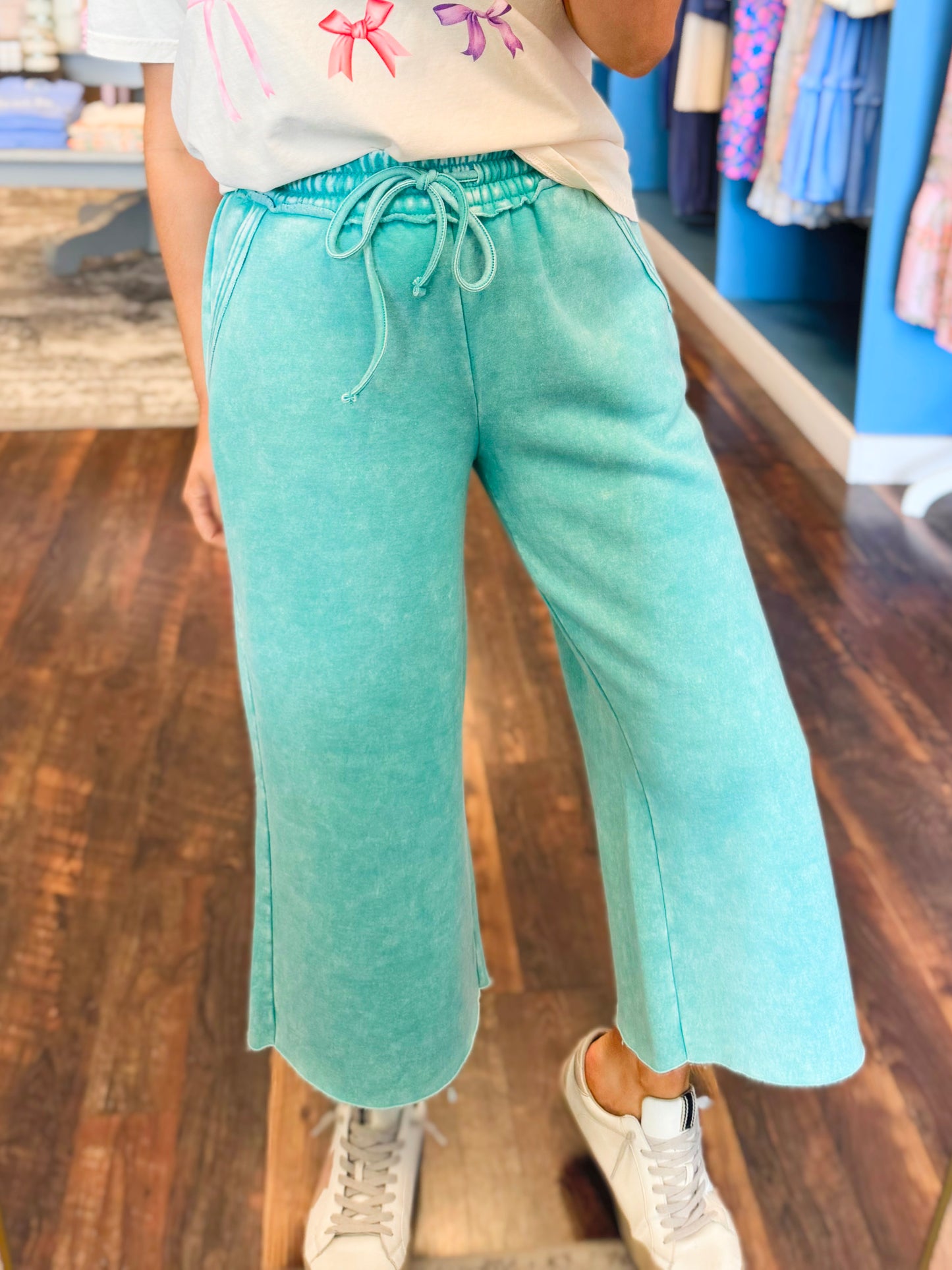 Amberly Fleece Cropped Sweatpants | Turquoise