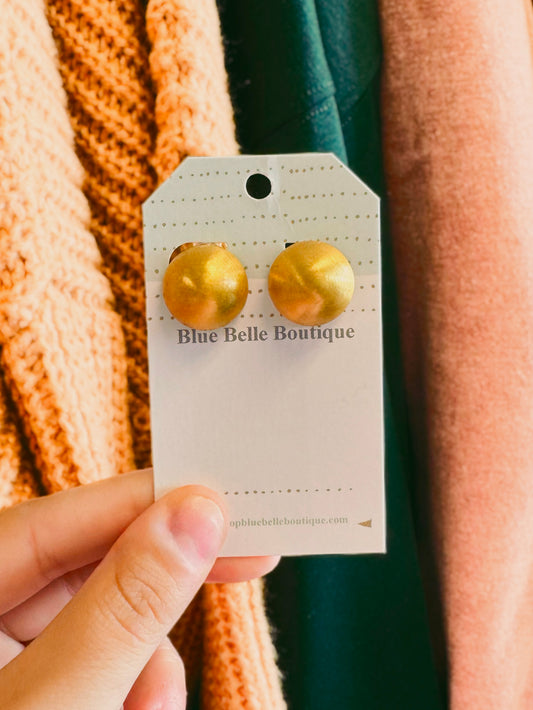 Vera Matte Gold Stud Earrings